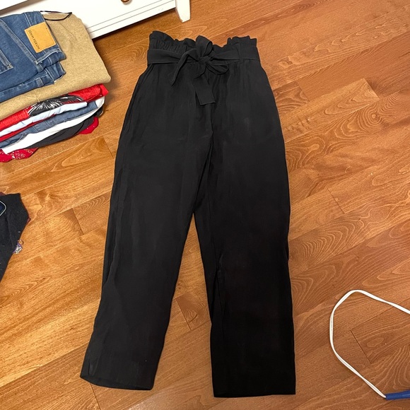 Zara paper bag pants with ribbon tie - Picture 2 of 4